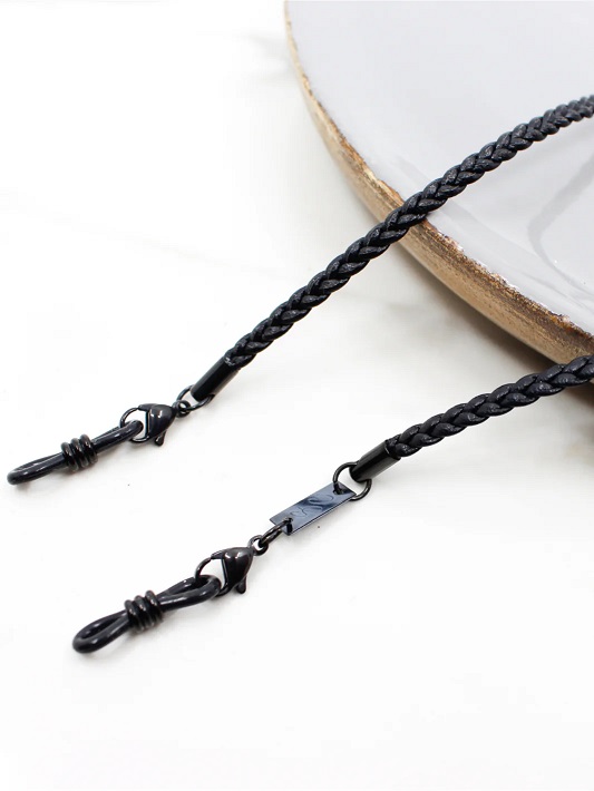 Charly, Glasses Chain