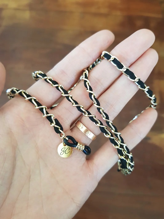 Classy C, Glasses Chain