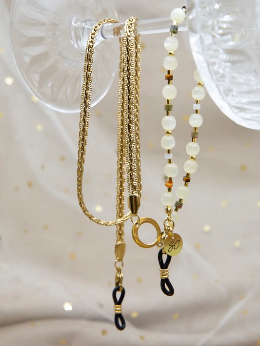 Maeve, Glasses Chain