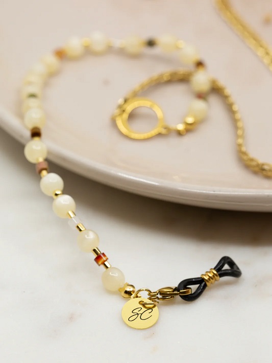 Maeve, Glasses Chain