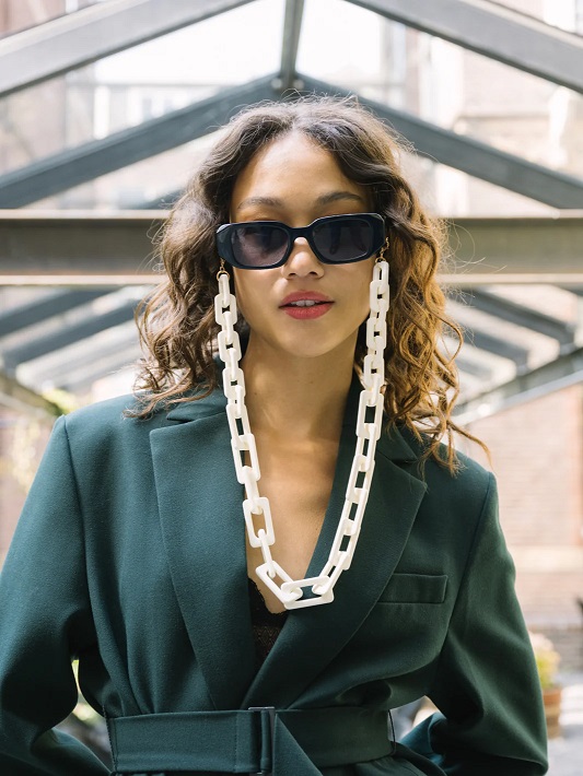 Vanta, Glasses Chain