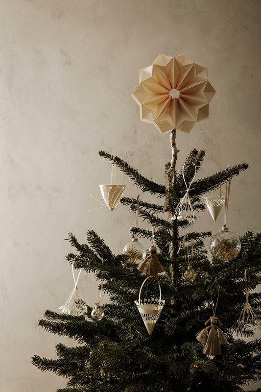 Flora Ornaments, L